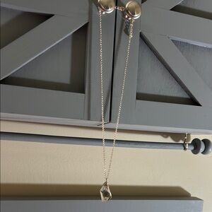 Elegant Gold Pendant Necklace